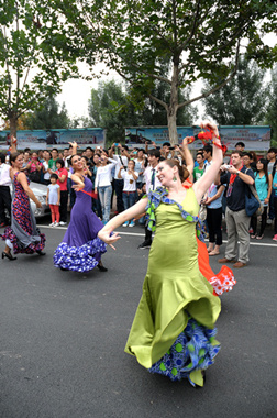 Flamingo Ballet of Spain performanced on the campus of Hebei University of Technology