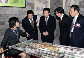 2010年1月31日，kaiyun电子
主席孙家正出席“中华情—海峡两岸民间艺术嘉年华”系列活动。.jpg